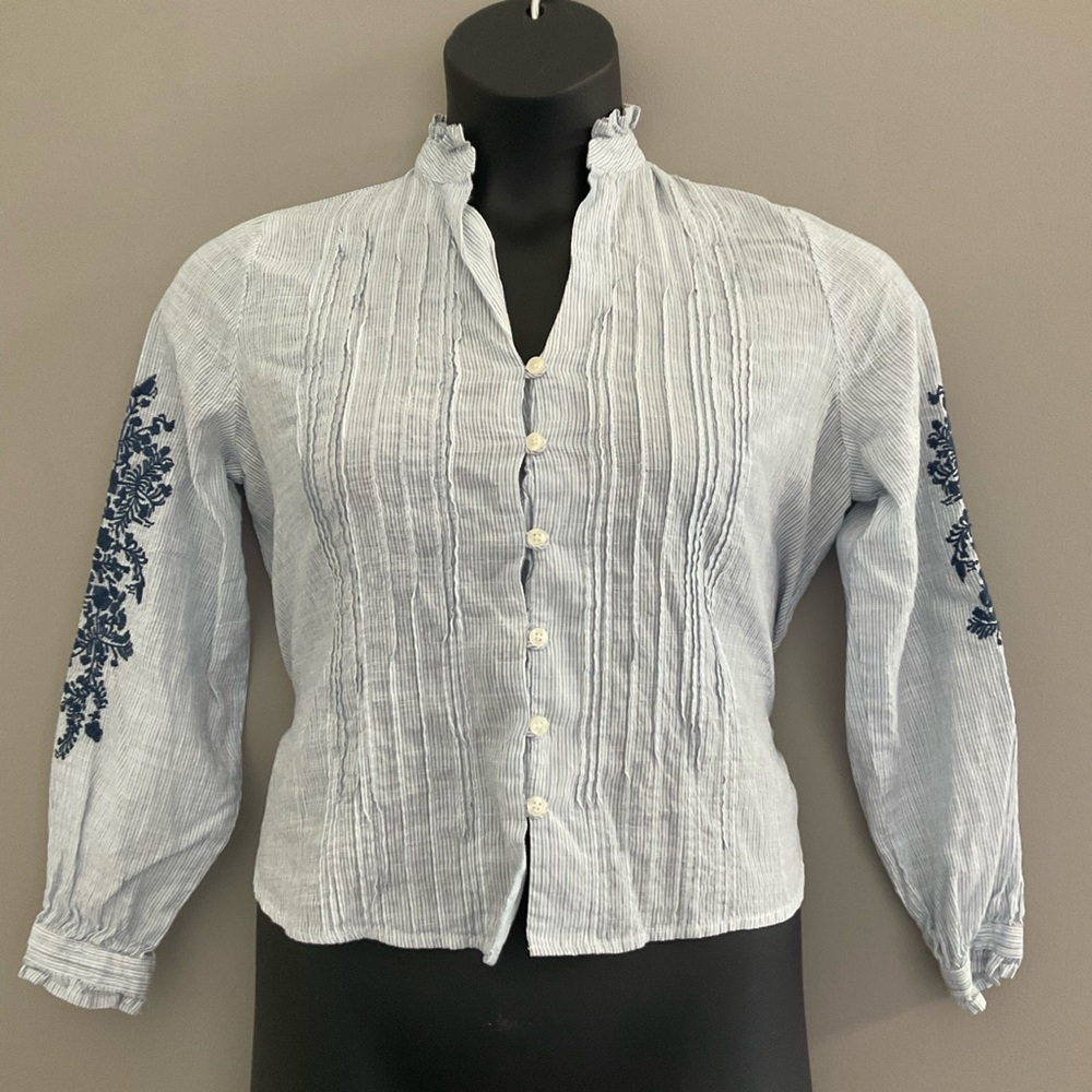 Birds Of Paradise Blue and White Button up Shirt - Picture 8 of 8